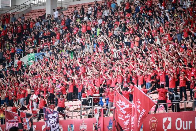 东契奇45+11+13库里空砍26+10 独行侠力克勇士